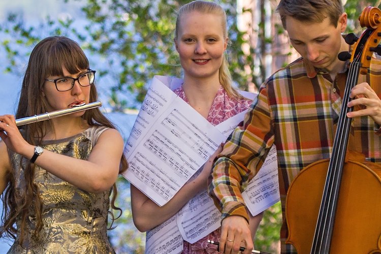 Konsertti: Trio Aava Hetkessä Konsertti: Trio Aava Hetkessä